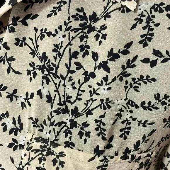 Evan-Picone Women’s Petite Medium Leaf Floral Print Button Down Long Sleeve Top - Picture 6 of 9